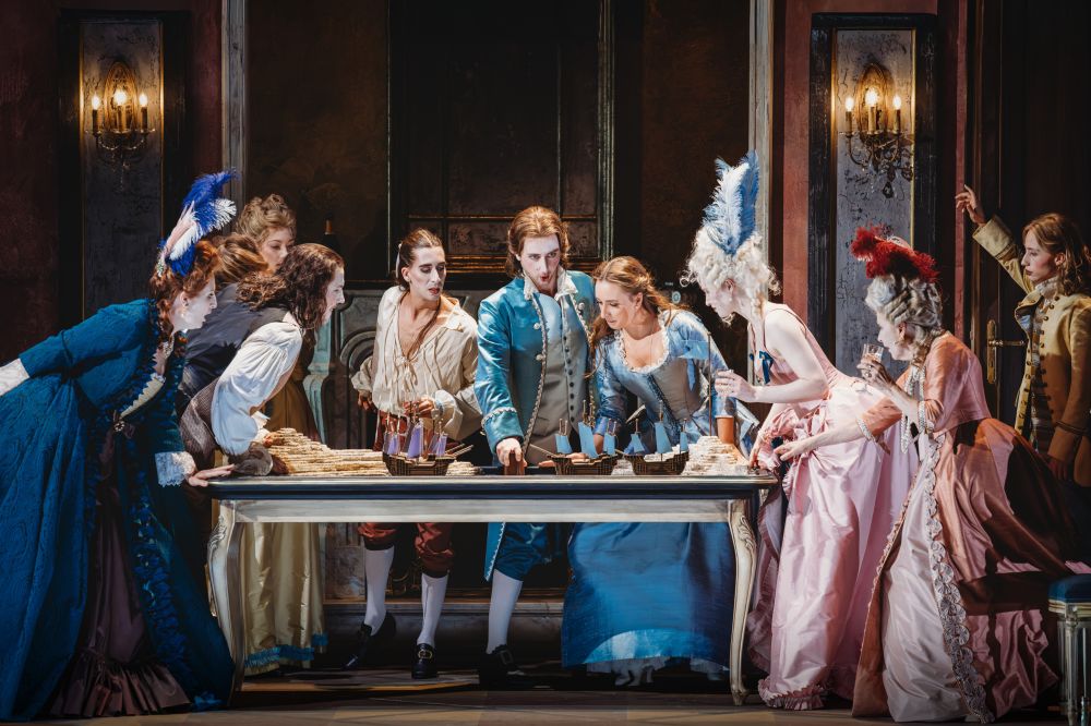Eine Augenweide von Ausstattung: Ben Baur entführt opulent in die Händel-Zeit